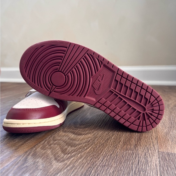 Nike Air Jordan Lotus Exclusives - Picture 3 of 4